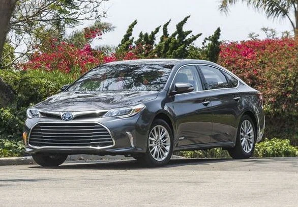 TOYOTA AVALON HYBRID 2016 PROBLEMI