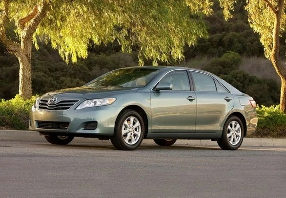 TOYOTA CAMRY 2010 PROBLEMI