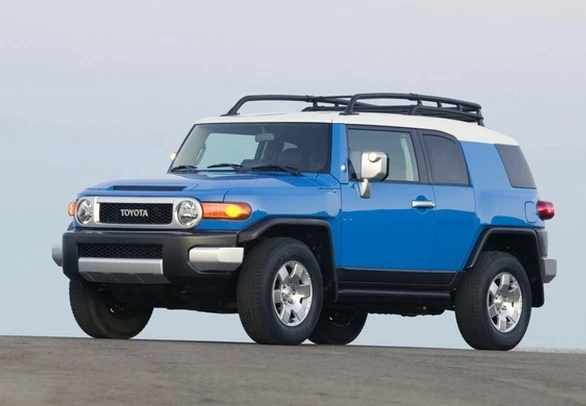TOYOTA FJ CRUISER 2013 PROBLEMI