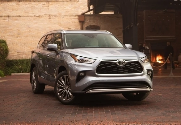 TOYOTA HIGHLANDER 2022 PROBLEMI