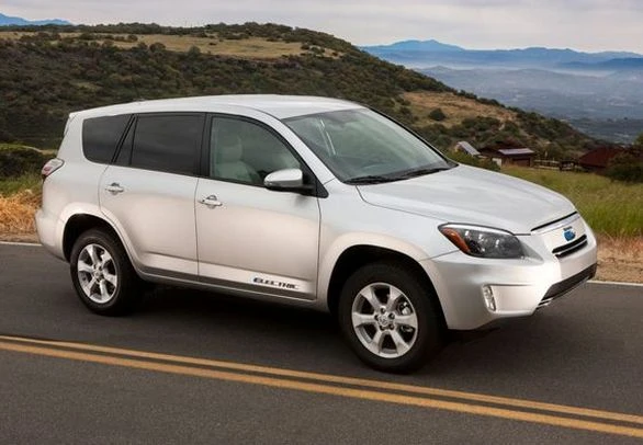 TOYOTA RAV4 EV 2012 PROBLEMI