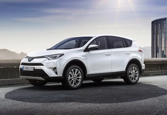 TOYOTA RAV4 HYBRID 2016 PROBLEMI