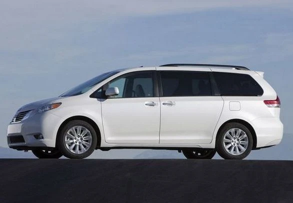 TOYOTA SIENNA 2013 PROBLEMI